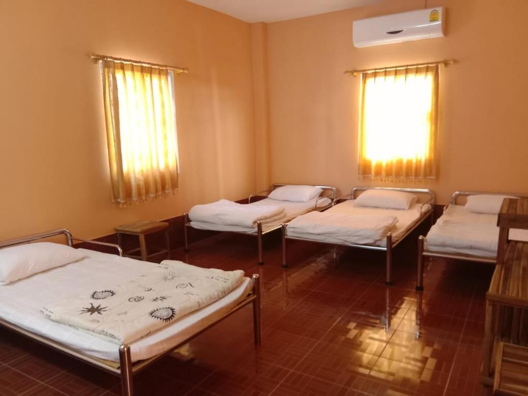 Soutchai Hostel And Tour Company 巴色 外观 照片